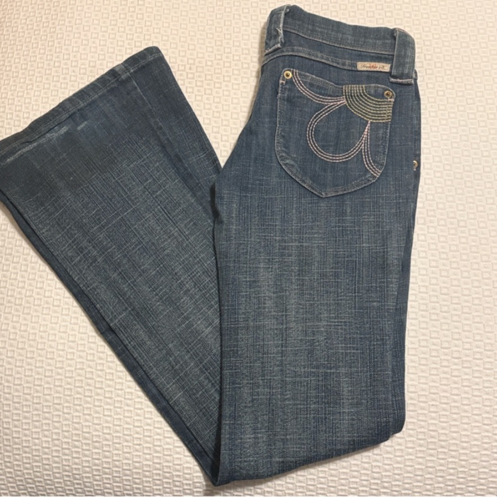 Frankie B. Y2K Low rise-Wide legged Jeans.